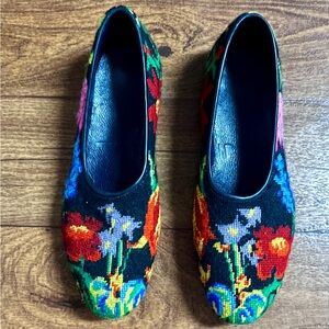 Vintage ~ Men’s Size 11 ~ Fabric Needlepoint Multi-Colors Floral Loafers Shoes